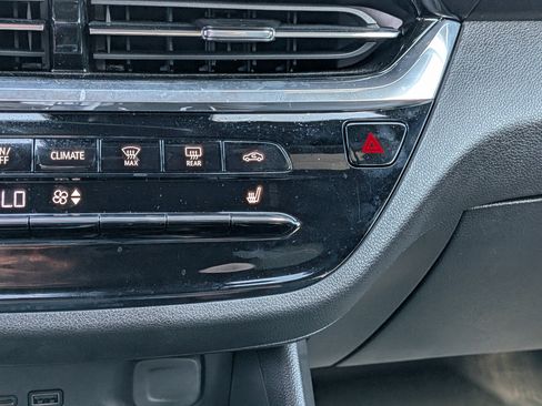 Used 2025 Buick Envista Avenir FWD image 32
