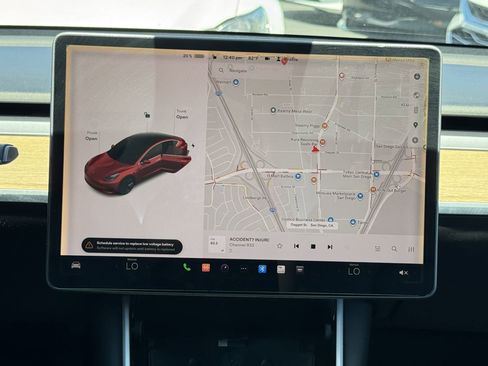 Used 2018 Tesla Model 3 Performance image 23