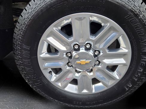 Used 2024 Chevrolet Silverado 2500 High Country w/ High Country Premium Package AWD/4WD image 39