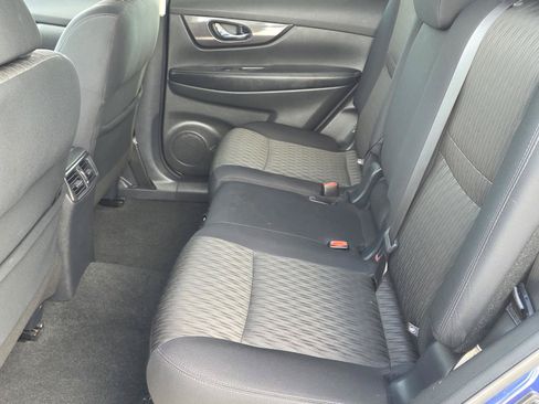 Used 2018 Nissan Rogue SV FWD image 19