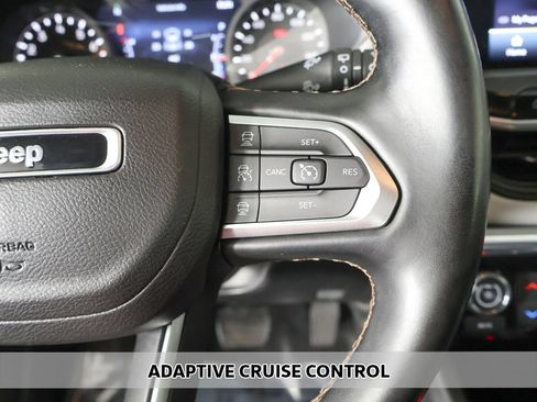 Used 2022 Jeep Compass Limited AWD/4WD image 3