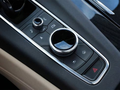 Used 2024 Cadillac Escalade ESV Premium Luxury image 36