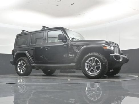 Used 2018 Jeep Wrangler Unlimited Sahara w/ Uconnect 4C Nav & Sound Group AWD/4WD image 50