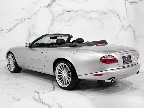 Used 2001 Jaguar XK8 Convertible RWD image 10
