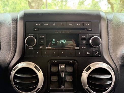Used 2014 Jeep Wrangler Unlimited Sport AWD/4WD image 31