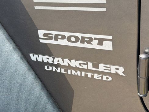 Used 2017 Jeep Wrangler Unlimited Sport w/ Quick Order Package 24S AWD/4WD image 27