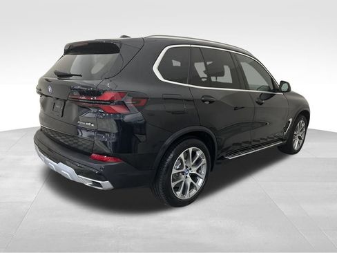 Used 2025 BMW X5 xDrive50e image 5
