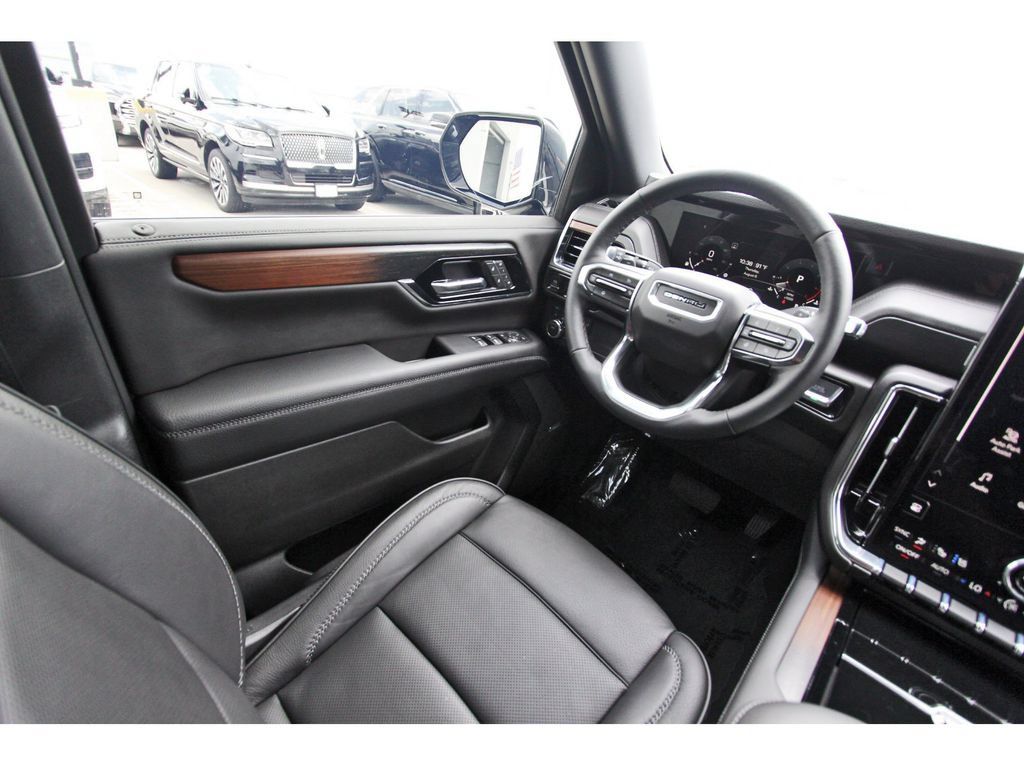 Used 2026 GMC Yukon XL Denali w/ Sun & Power Step Package AWD/4WD image 8