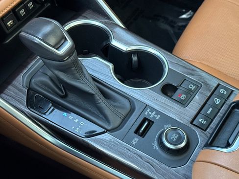 Used 2020 Toyota Highlander Platinum image 23