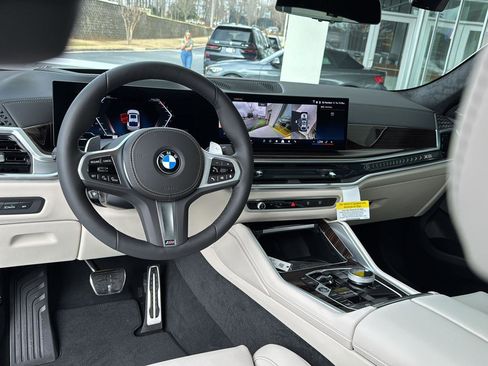 New 2026 BMW X6 xDrive40i w/ Executive Package image 16