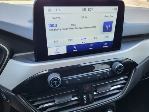 Certified 2022 Ford Escape SE w/ SE Sport Appearance Package image 19