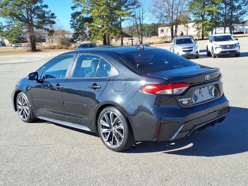 Used 2020 Toyota Corolla SE image 3