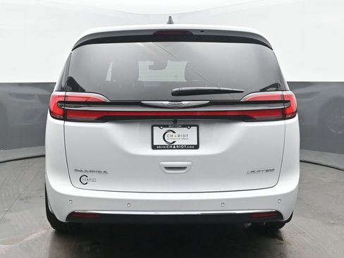 New 2026 Chrysler Pacifica Limited image 5