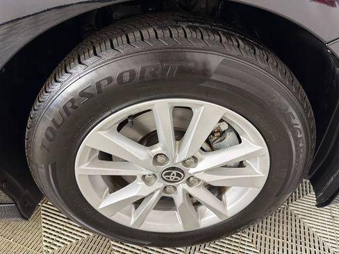 Used 2025 Toyota Camry LE image 12