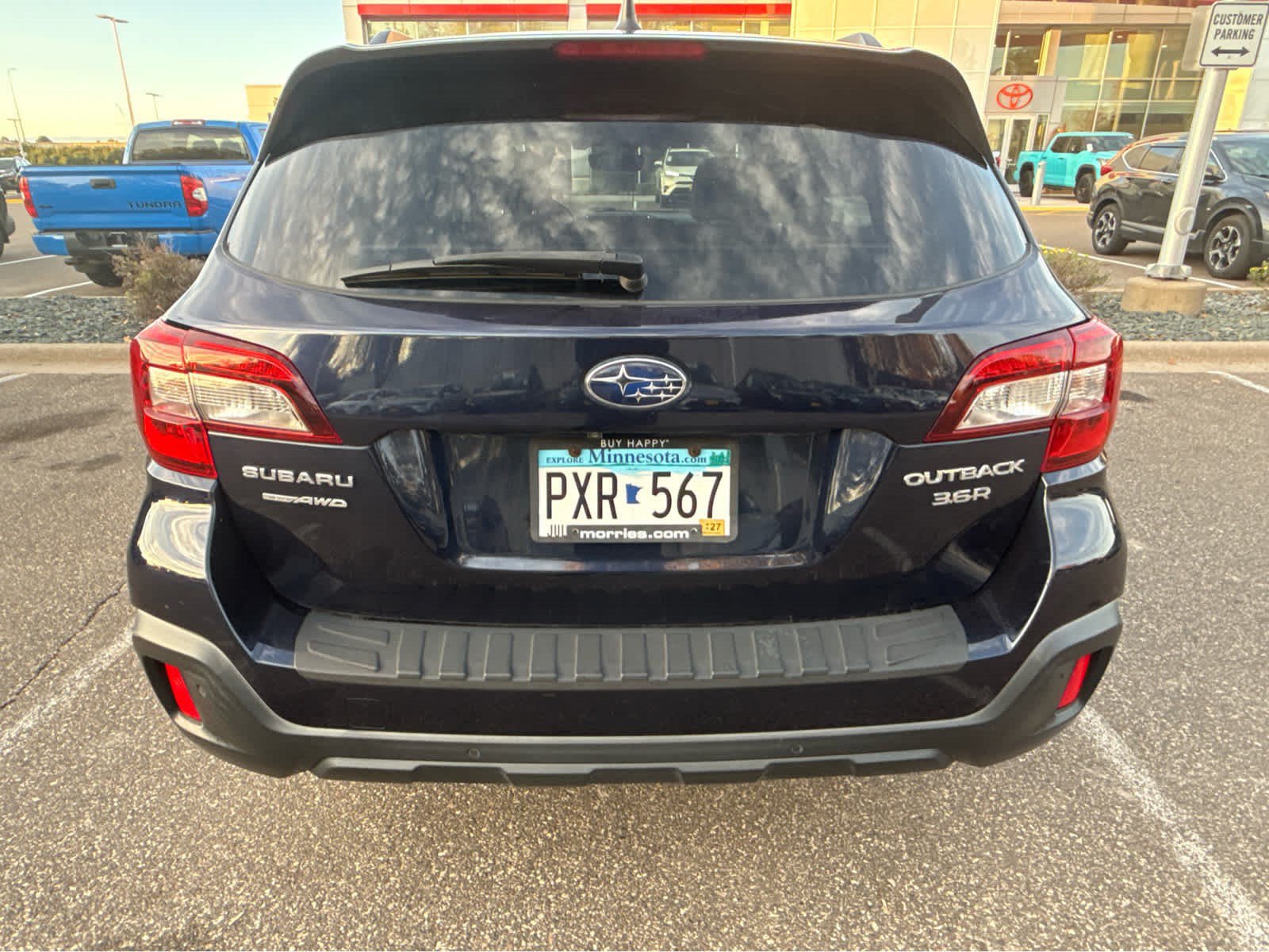 Used 2018 Subaru Outback 3.6R Touring AWD/4WD image 4