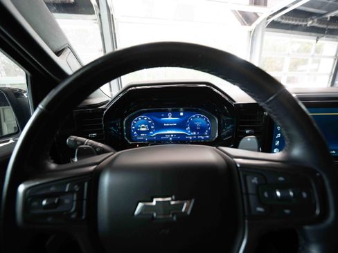 Used 2022 Chevrolet Silverado 1500 ZR2 w/ Technology Package image 14