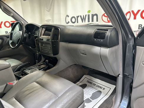 Used 2004 Toyota Land Cruiser image 12
