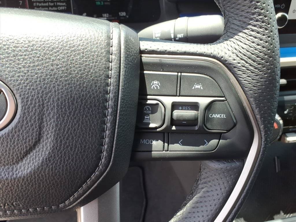 Used 2025 Toyota Tacoma TRD Off-Road AWD/4WD image 24