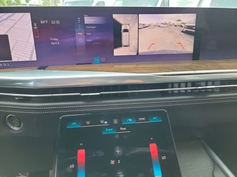 Used 2025 Cadillac Escalade Sport Platinum image 28