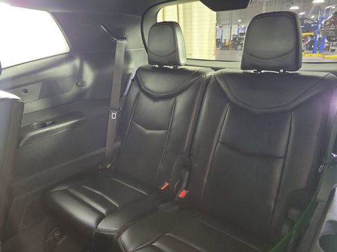 Used 2023 Cadillac XT6 Premium Luxury w/ Technology Package FWD image 11