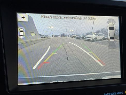 Used 2018 Ford Explorer Platinum image 9