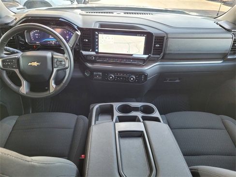 Used 2025 Chevrolet Silverado 1500 LT image 6