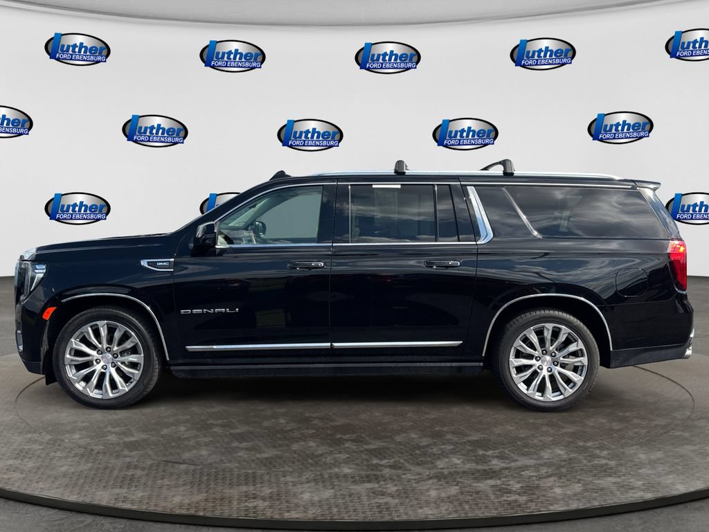 Used 2022 GMC Yukon XL Denali w/ Denali Reserve Package AWD/4WD image 2
