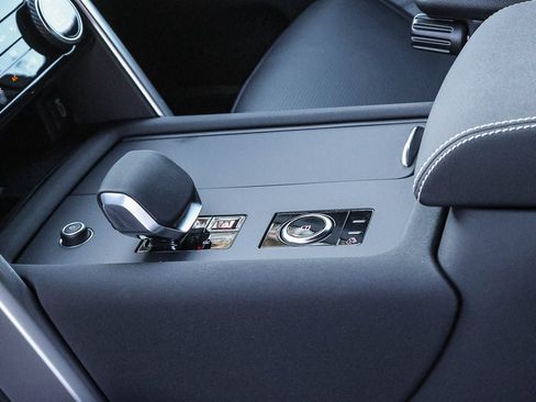 New 2026 Land Rover Discovery Dynamic SE AWD/4WD image 29