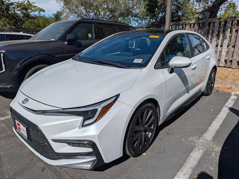 Used 2025 Toyota Corolla SE FWD image 5