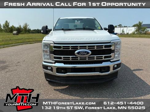 Used 2023 Ford F350 XLT w/ FX4 Off-Road Package AWD/4WD image 3