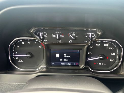 Used 2021 GMC Sierra 2500 SLT w/ SLT Preferred Package image 22