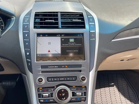Used 2018 Lincoln MKZ Reserve FWD image 12