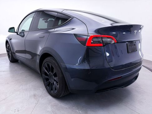 Used 2022 Tesla Model Y Long Range image 12