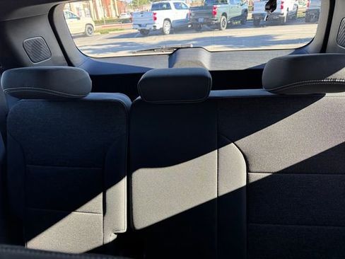 New 2025 Chevrolet Traverse LT image 17