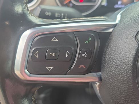 Used 2020 Jeep Wrangler Unlimited Sahara AWD/4WD image 26
