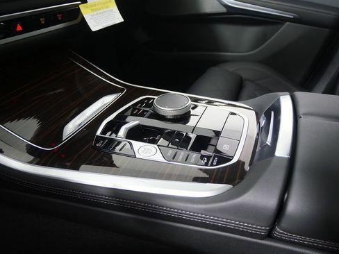 Used 2026 BMW X5 xDrive40i w/ M Sport Package image 25