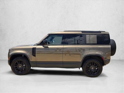 Used 2025 Land Rover Defender 110 S AWD/4WD image 9
