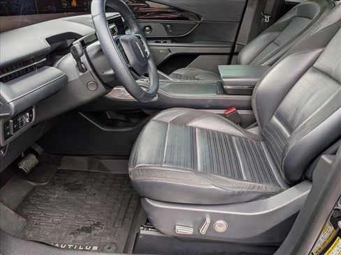 Used 2024 Lincoln Nautilus Reserve w/ Equipment Group 202A image 16