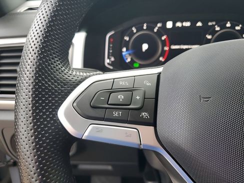 Used 2023 Volkswagen Atlas Cross Sport SEL Premium R-Line image 33