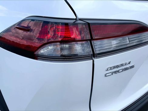 Certified 2026 Toyota Corolla Cross LE FWD image 28