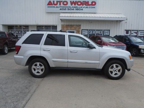 Used 2005 Jeep Grand Cherokee Limited AWD/4WD image 1