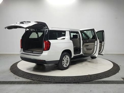 Used 2021 GMC Yukon XL SLT w/ SLT Premium Package RWD image 16