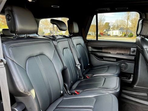 Used 2020 Ford Expedition Limited image 22