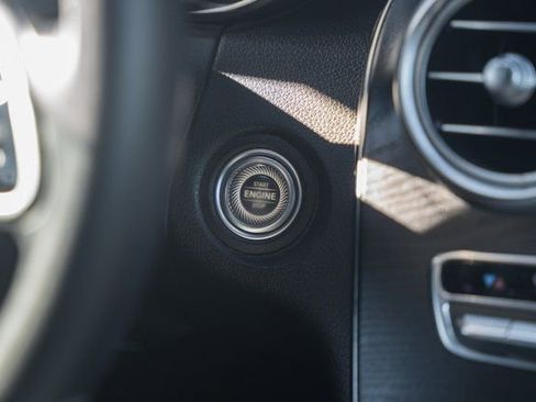 Used 2022 Mercedes-Benz GLC 300 4MATIC image 25