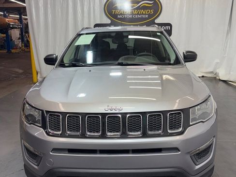 Used 2020 Jeep Compass Sport image 2