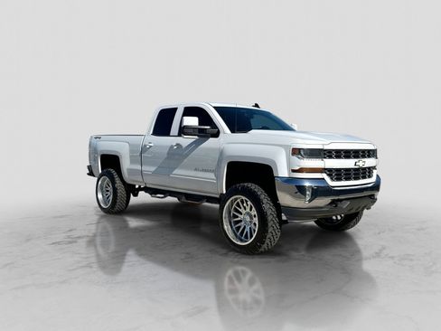 Used 2018 Chevrolet Silverado 1500 LT w/ All Star Edition AWD/4WD image 10