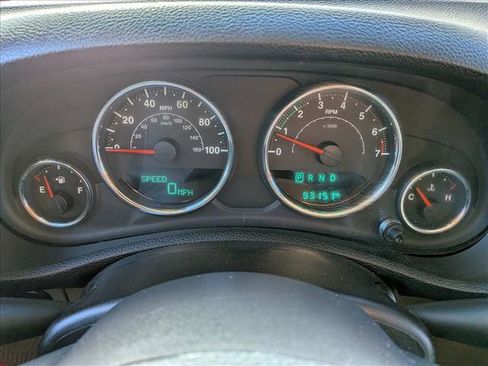 Used 2016 Jeep Wrangler Unlimited Rubicon w/ Connectivity Group image 12