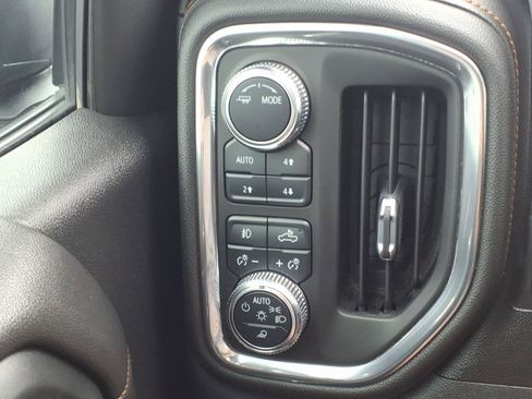 Used 2021 GMC Sierra 1500 AT4 w/ AT4 Value Package AWD/4WD image 18