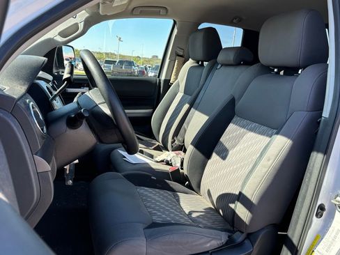 Used 2018 Toyota Tundra SR5 image 7