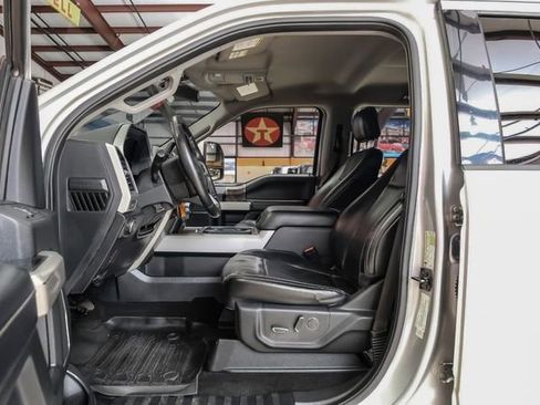 Used 2019 Ford F250 Lariat w/ Lariat Value Package image 6